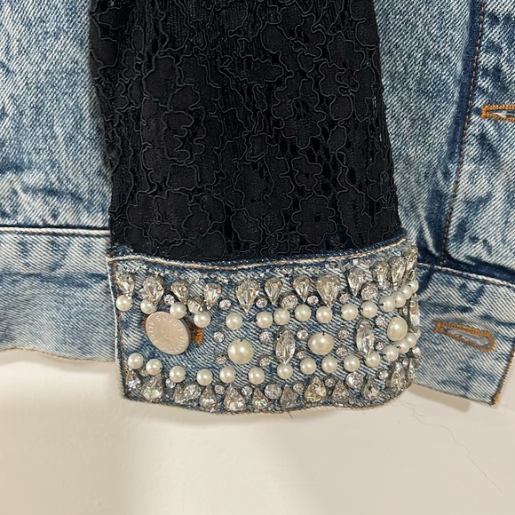 Alice& olivia Jean jacket with lace sleeve - Picture 3 of 9